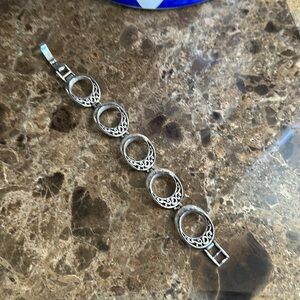 Brighton bracelet five hammered filigree links signed clasp great condition